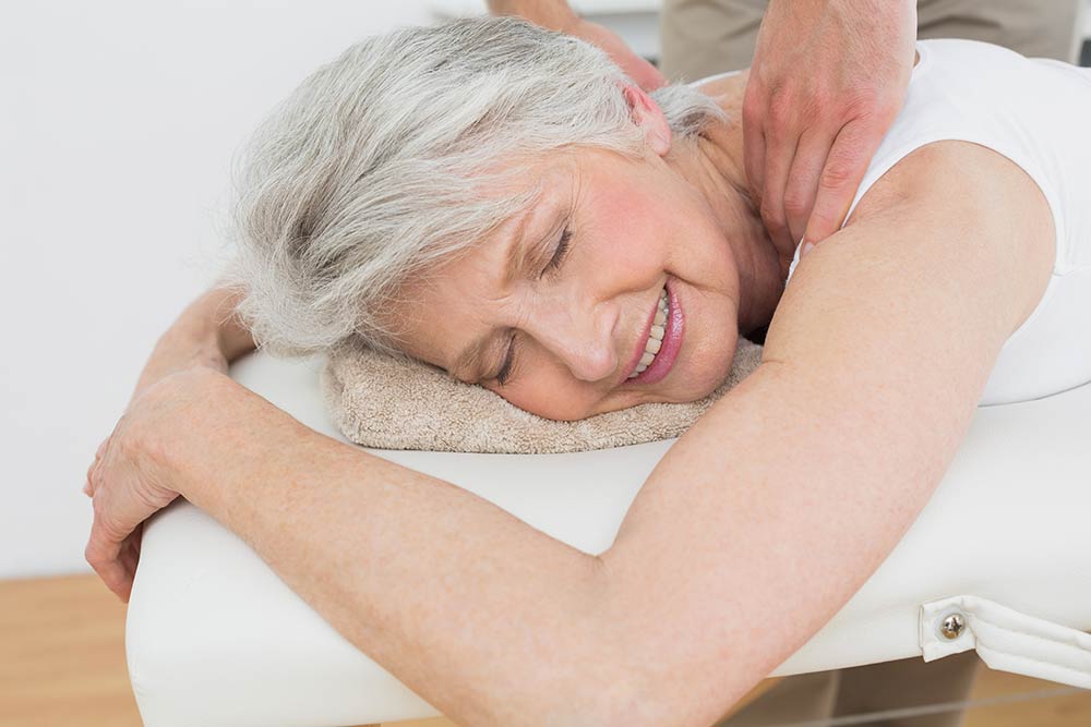 ¿Cómo puede el masaje ayudar a las personas con demencia?