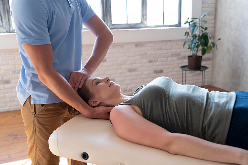 ¿Cómo puede la terapia de masaje ayudar a los pacientes con accidente cerebrovascular?