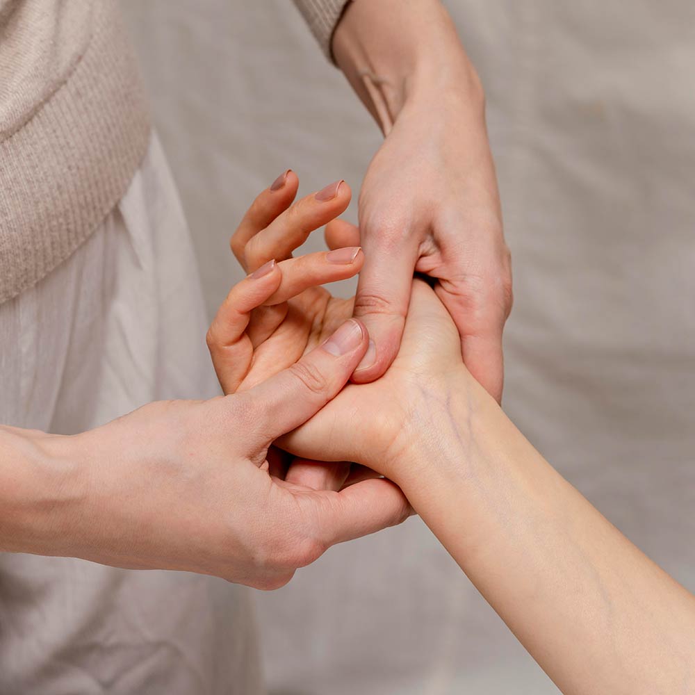Secretos para un masaje de manos perfecto: Tips y trucos de experto